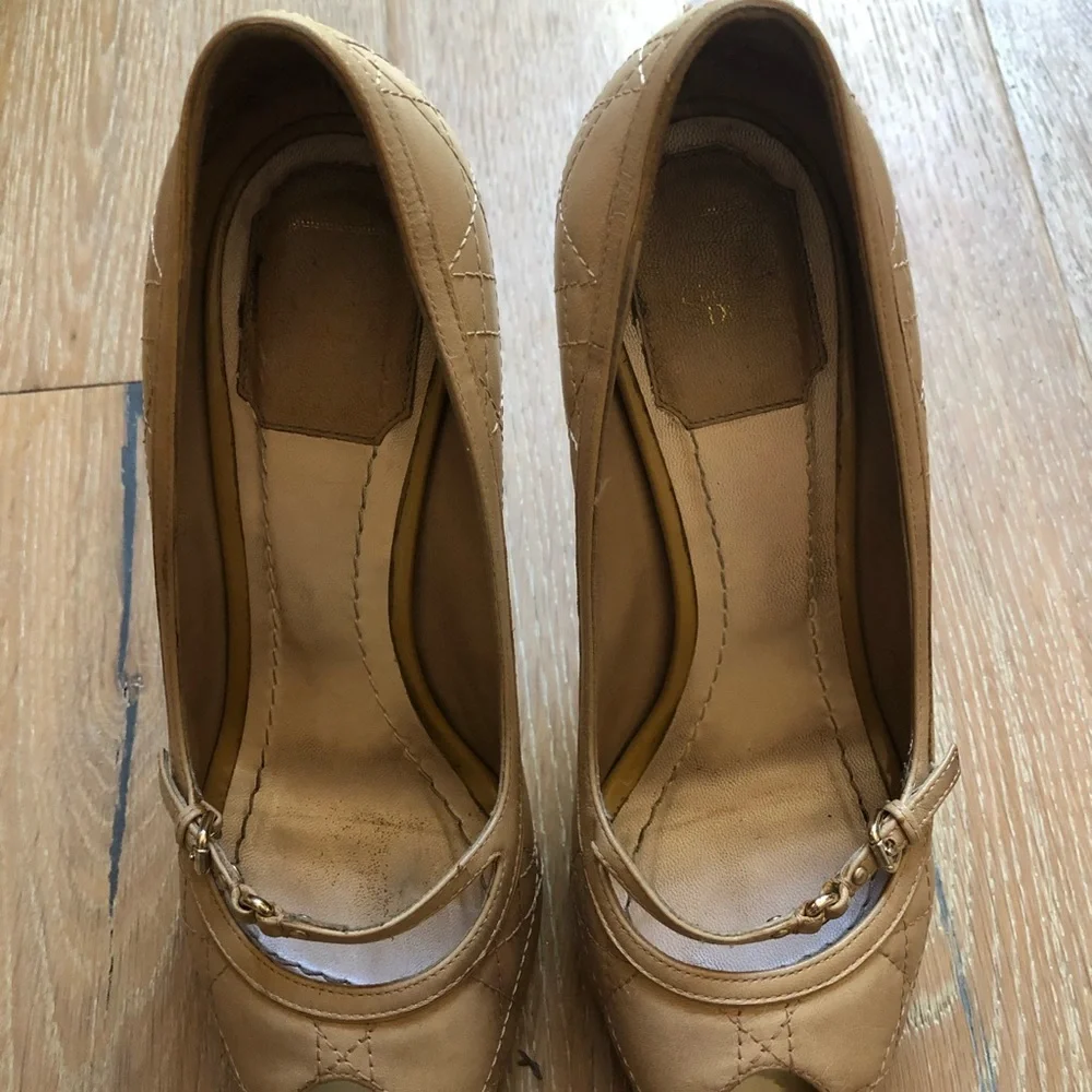 Dior quilted nude platform pumps size 37EU price firm!
